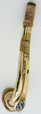 Selmer Emblem auf M6 Tenor Oktavklappe.jpg
