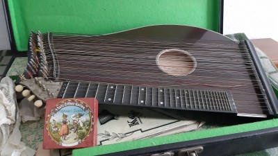 Zither_1.jpg