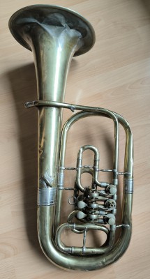Tenorhorn Wunderlich Vorderseite.jpg